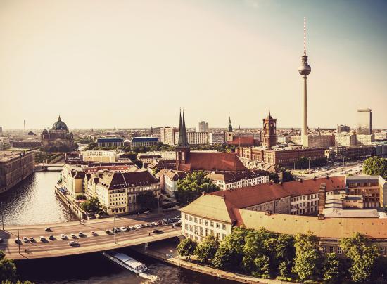 Banner Berlin Panorama im Vintage-Farbdesign als Textilbanner oder PVC-Banner