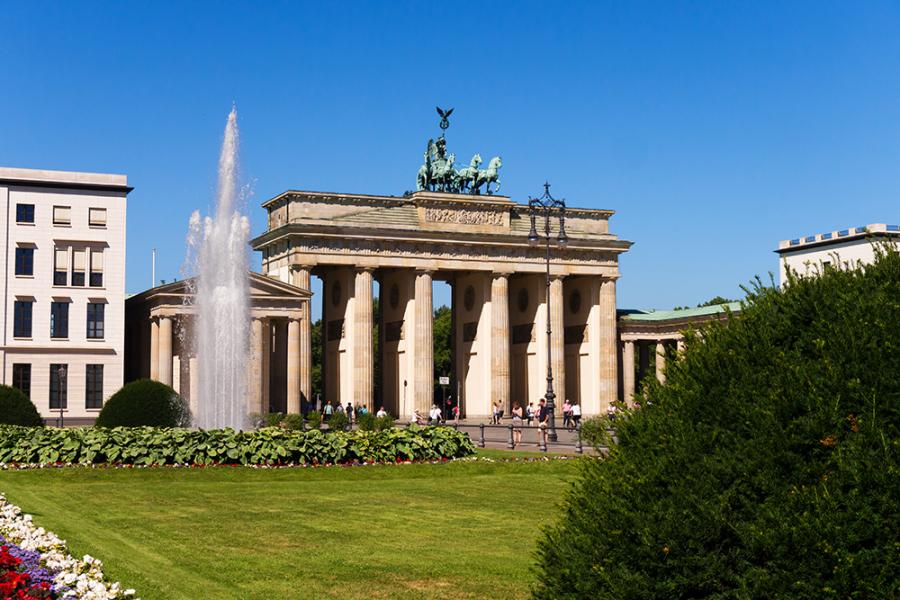 Fototapete Brandenburger Tor in BerlinBanner Brandenburger Tor in Berlin im Sommer als Textilbanner oder PVC-Banner