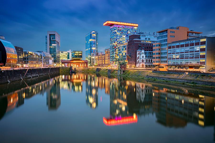 Banner der Medienhafen von Düsseldorf am Abend als Textilbanner oder PVC-Banner für z.B. Hochzeiten, Messen, Schaufenster etc.