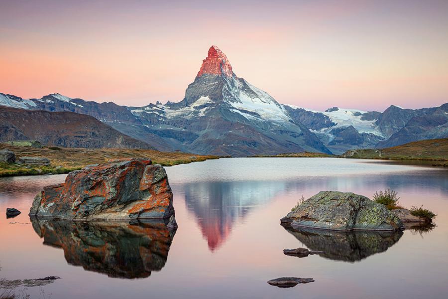 Banner das Matterhorn in der Schweiz in der Dämmerung als Textilbanner oder PVC-Banner