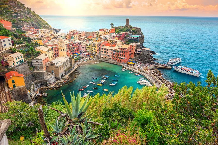 Banner das Küstendorf Vernazza Dorf in Italien als Textilbanner oder PVC-Banner für z.B. Hochzeiten