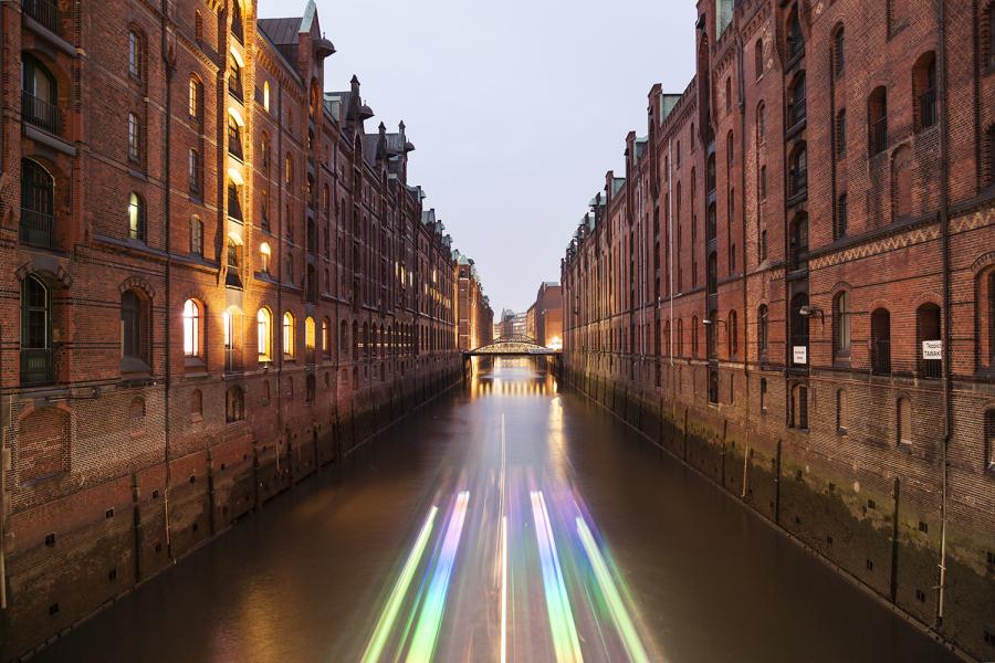 Banner Lichter in der Speicherstadt von Hamburg als Textilbanner oder PVC-Banner